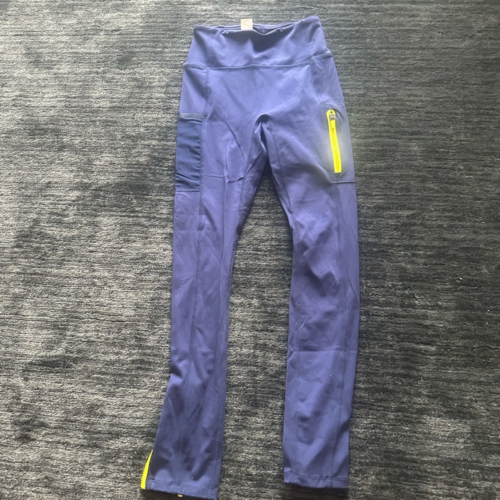 Fabletics Navy Leggings with Stylish Design
